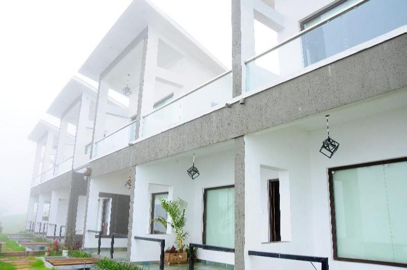 Mountain Trails Hotel Ooty Exterior photo